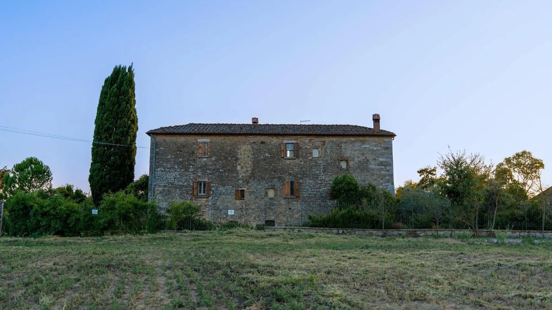 Farmhouse With Spacious Garden And Pool 0*, Asciano Italy