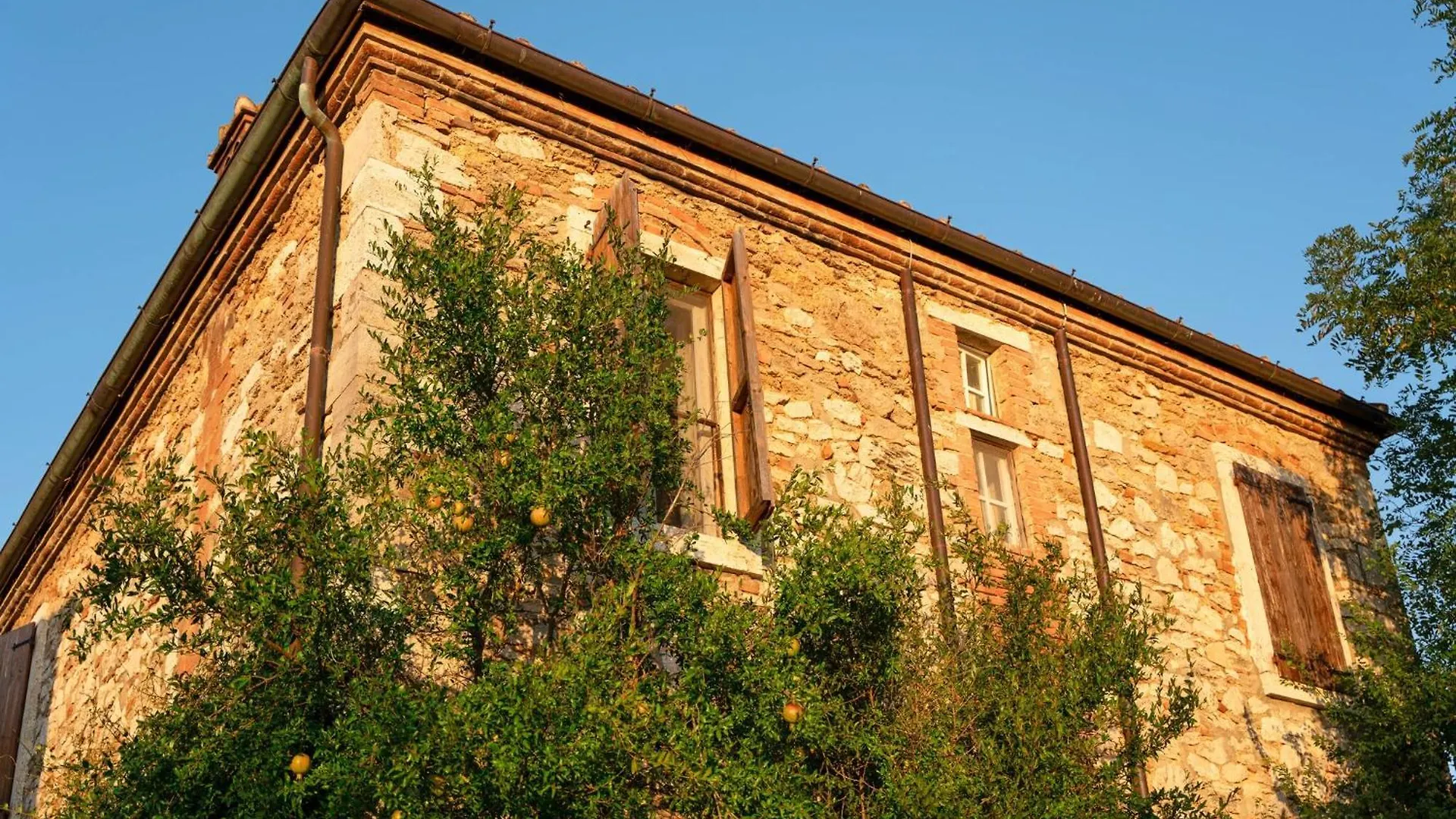 Farmhouse With Spacious Garden And Pool Asciano
