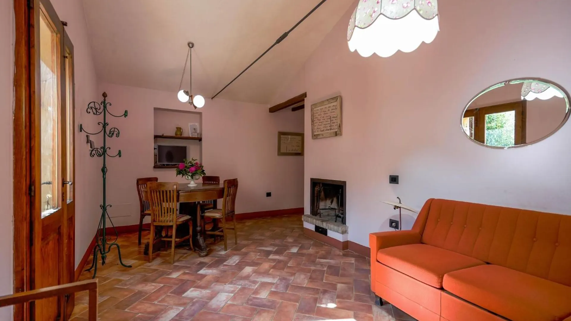 Farmhouse With Spacious Garden And Pool Holiday home Asciano