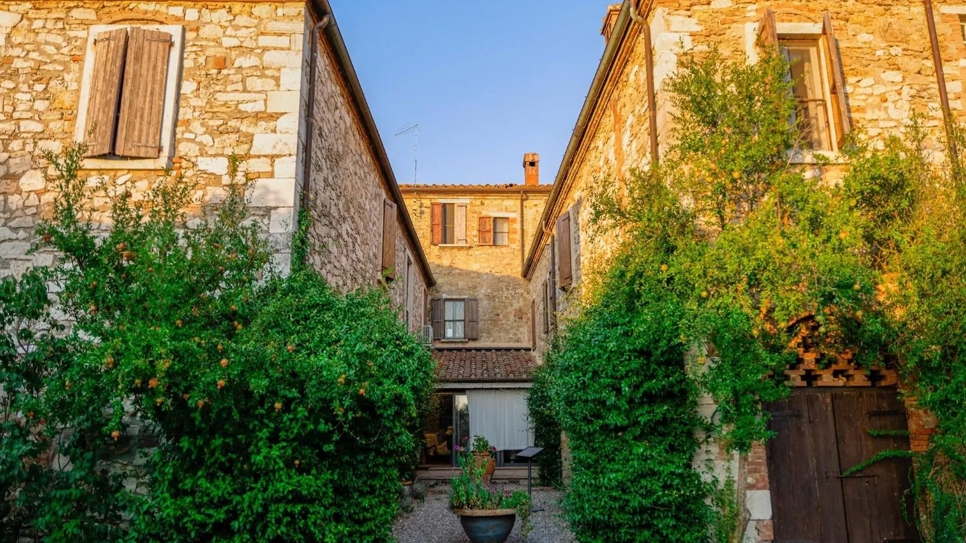 Holiday home Farmhouse With Spacious Garden And Pool Italy