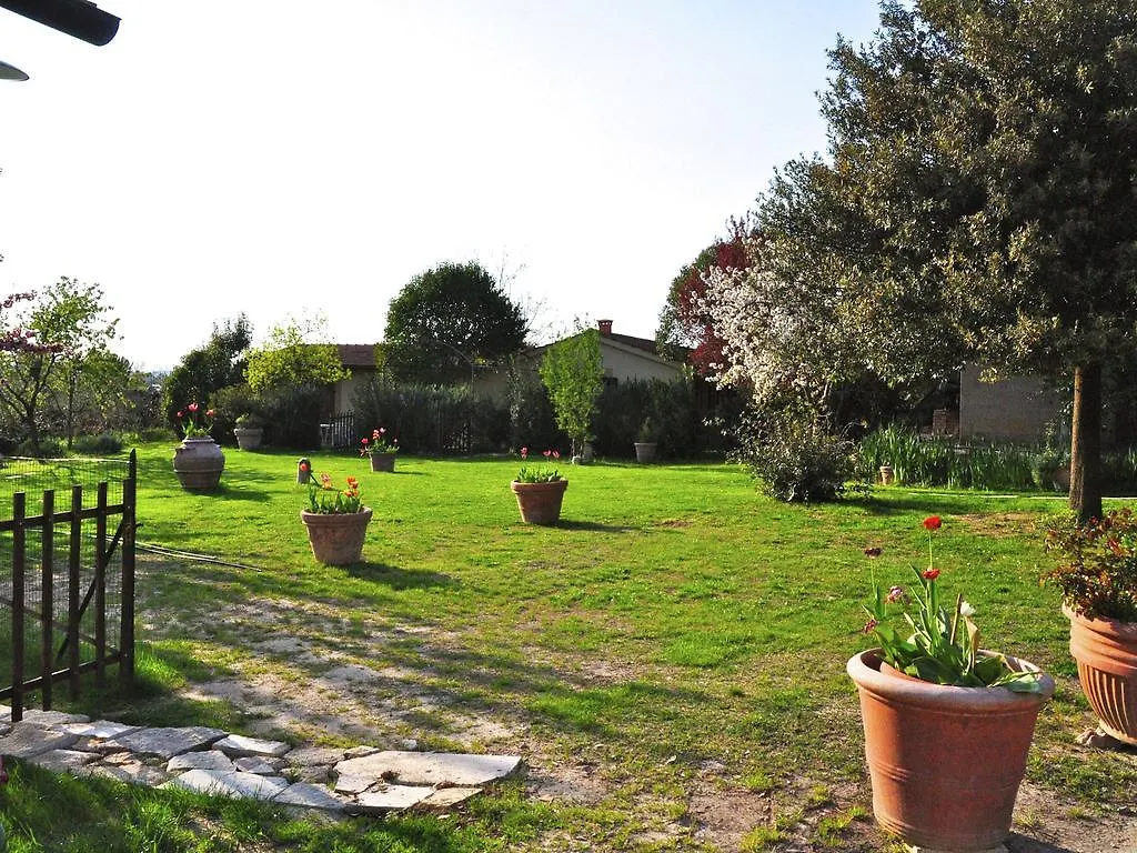 Farmhouse With Spacious Garden And Pool Holiday home